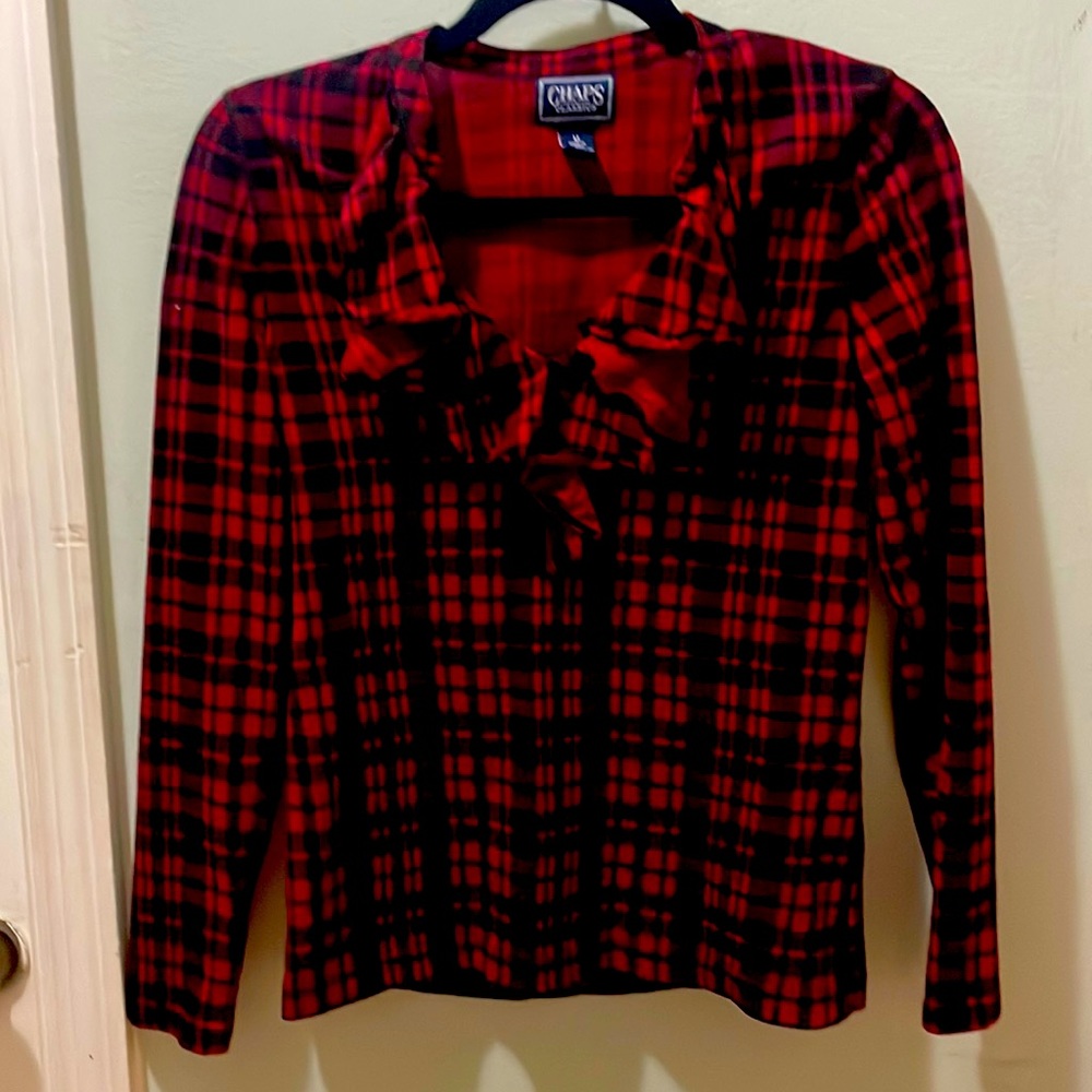 Classic chaps black and red plaid shirt medium 100 % cotton ruffle / v neck